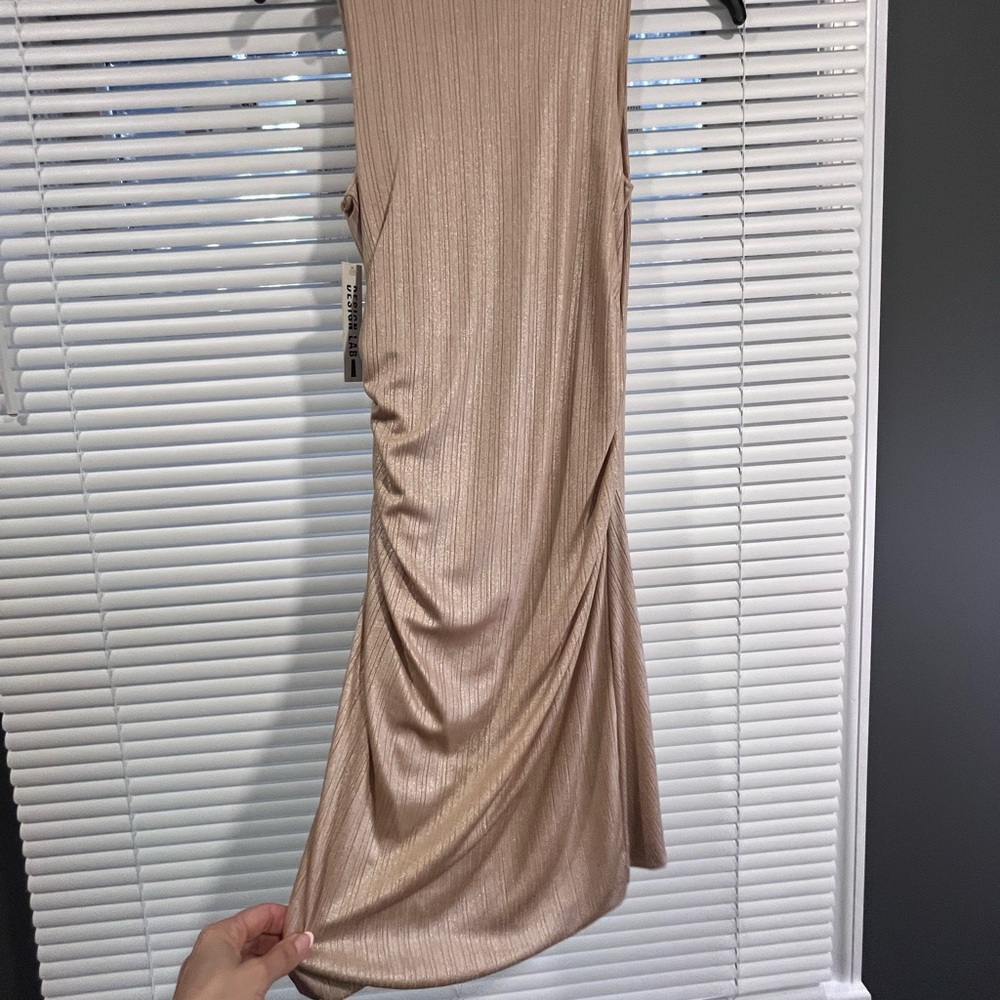 Elegant Gold Sleeveless Dress